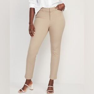 High-Waisted Pixie Skinny Ankle Pants
Old Navy